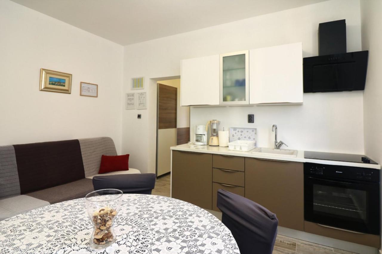 Apartmani Mikin เบทินา ภายนอก รูปภาพ