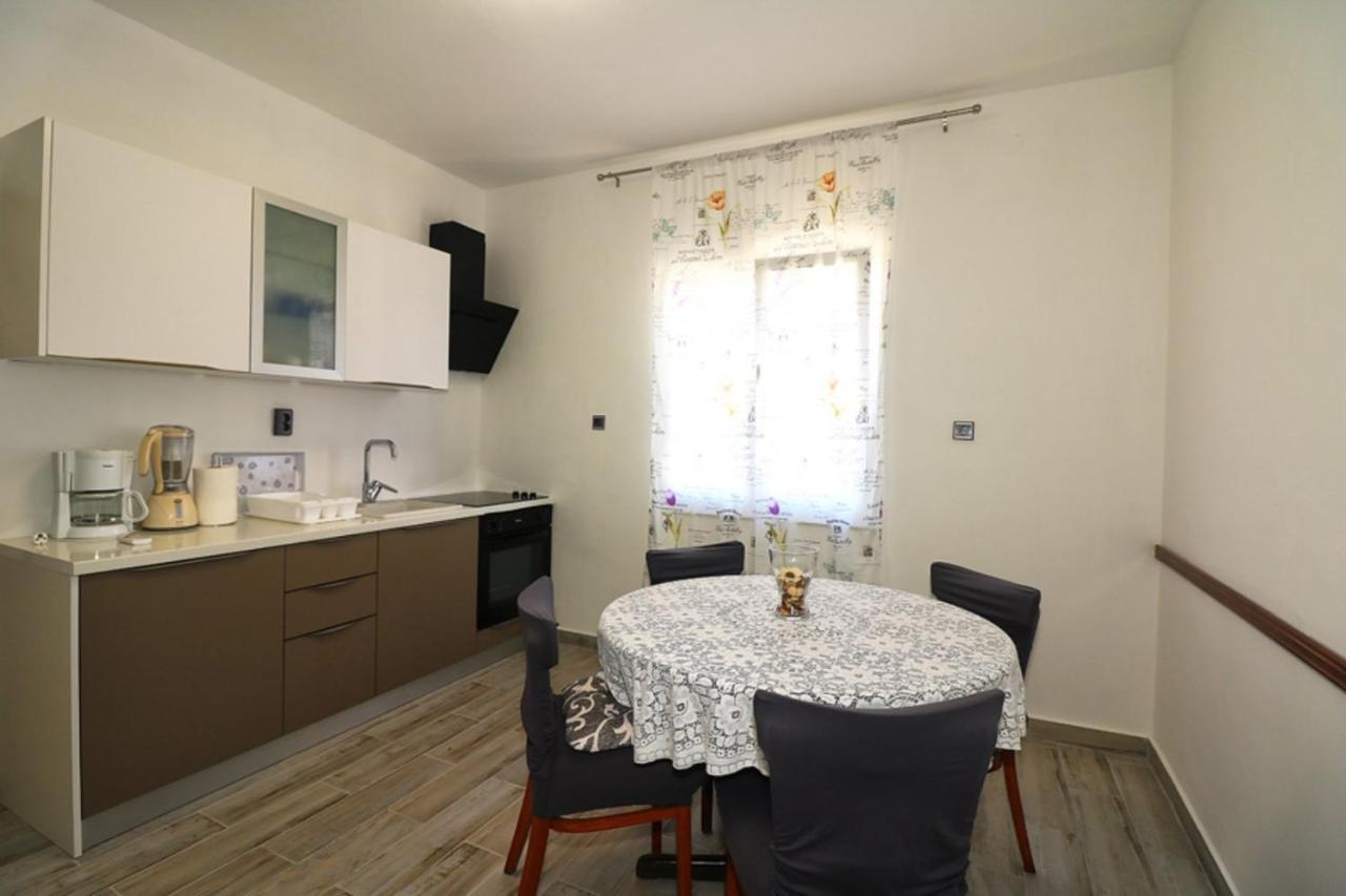 Apartmani Mikin เบทินา ภายนอก รูปภาพ