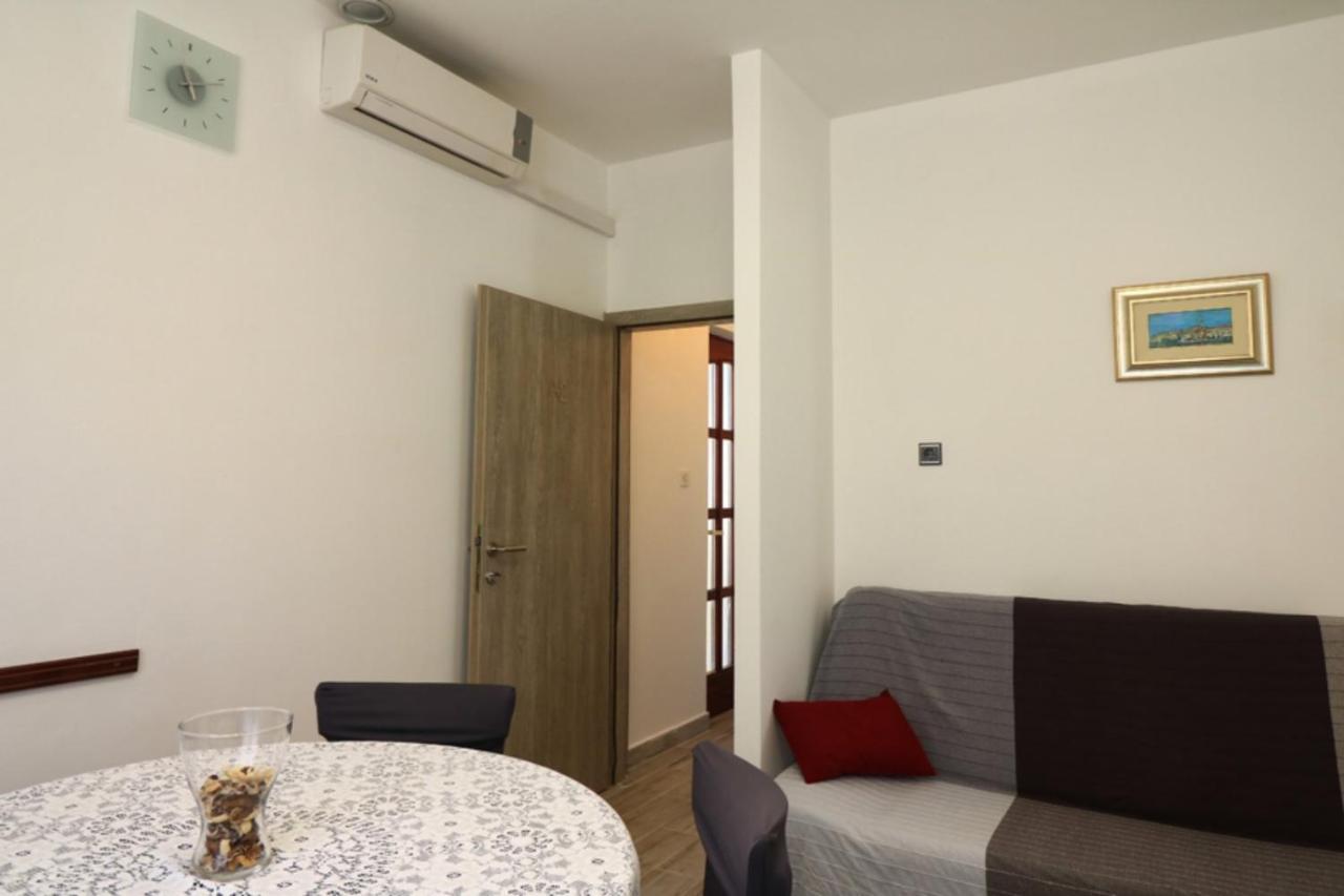 Apartmani Mikin เบทินา ภายนอก รูปภาพ