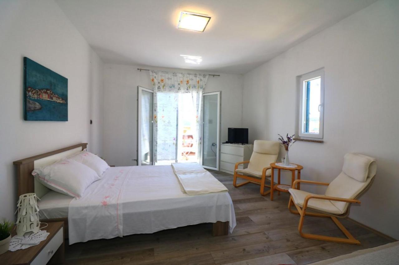 Apartmani Mikin เบทินา ภายนอก รูปภาพ