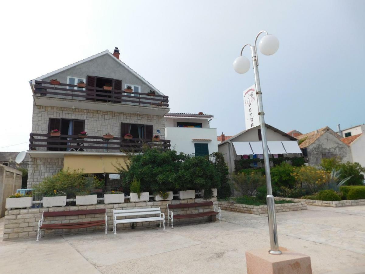 Apartmani Mikin เบทินา ภายนอก รูปภาพ