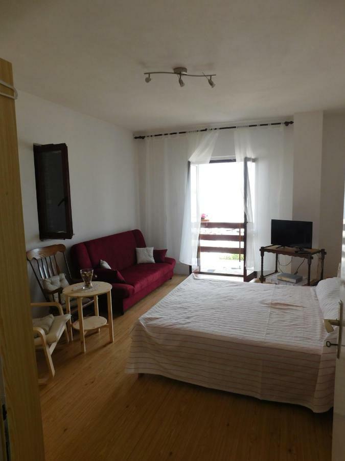 Apartmani Mikin เบทินา ภายนอก รูปภาพ