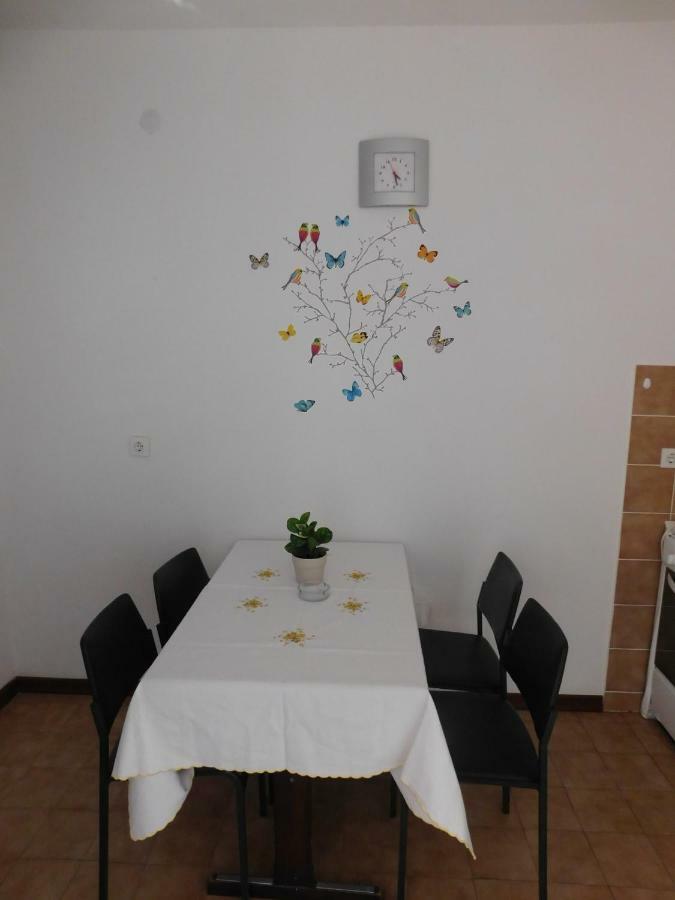 Apartmani Mikin เบทินา ภายนอก รูปภาพ