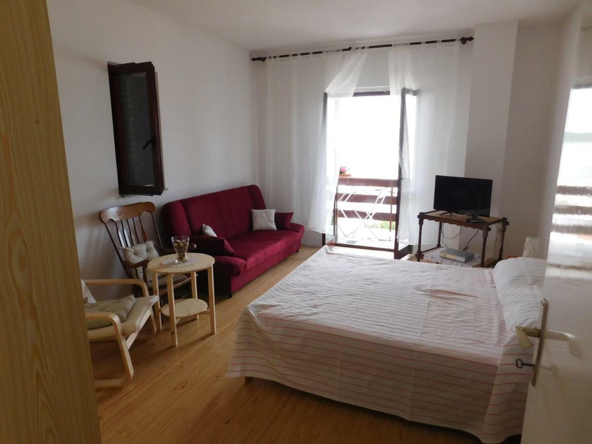 Apartmani Mikin เบทินา ภายนอก รูปภาพ