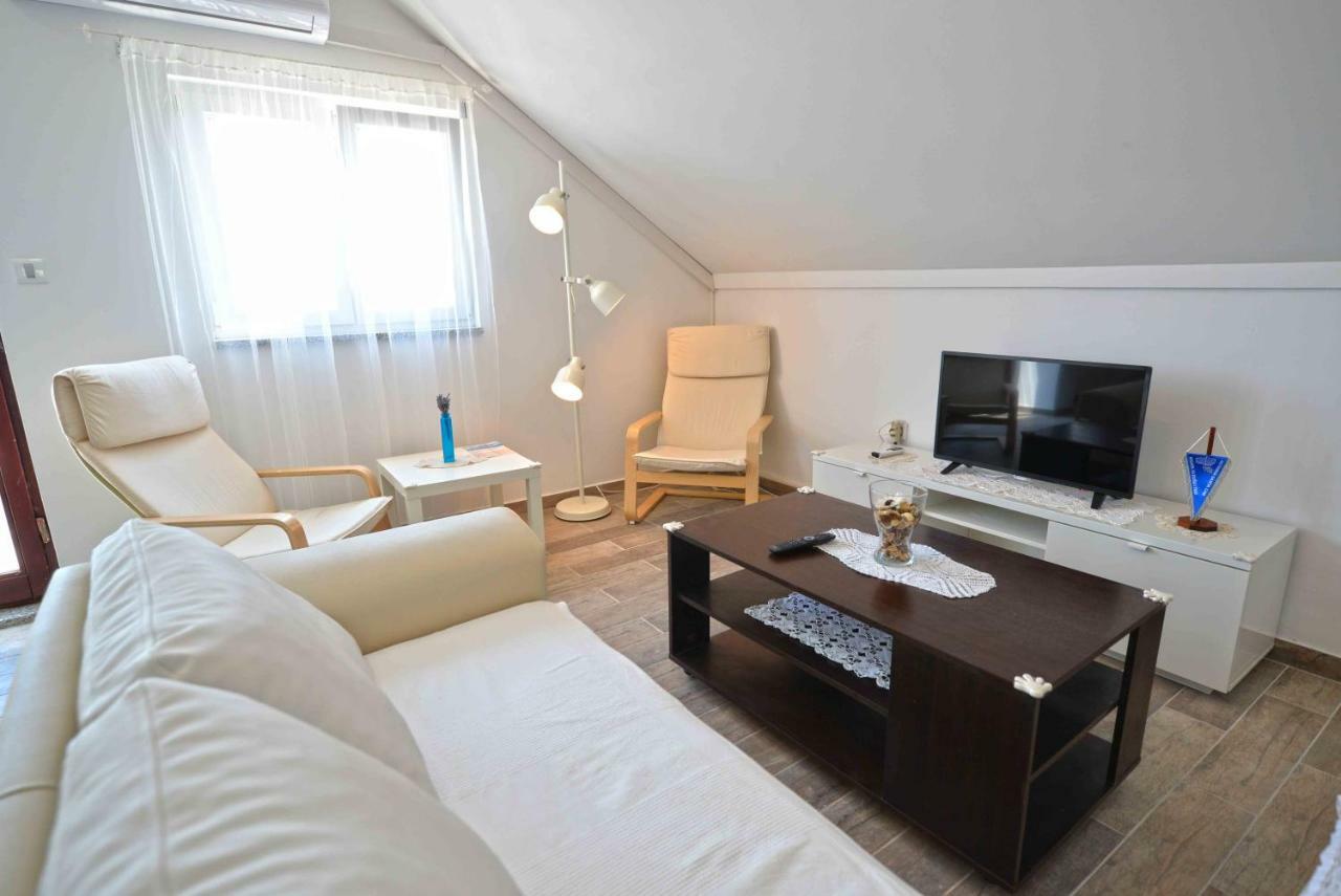 Apartmani Mikin เบทินา ภายนอก รูปภาพ