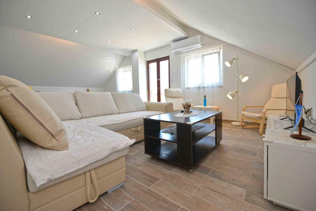 Apartmani Mikin เบทินา ภายนอก รูปภาพ