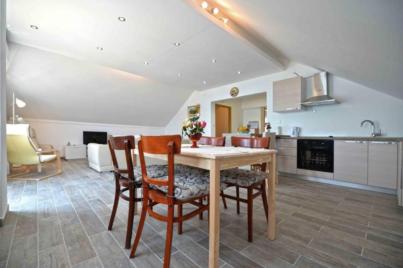 Apartmani Mikin เบทินา ภายนอก รูปภาพ