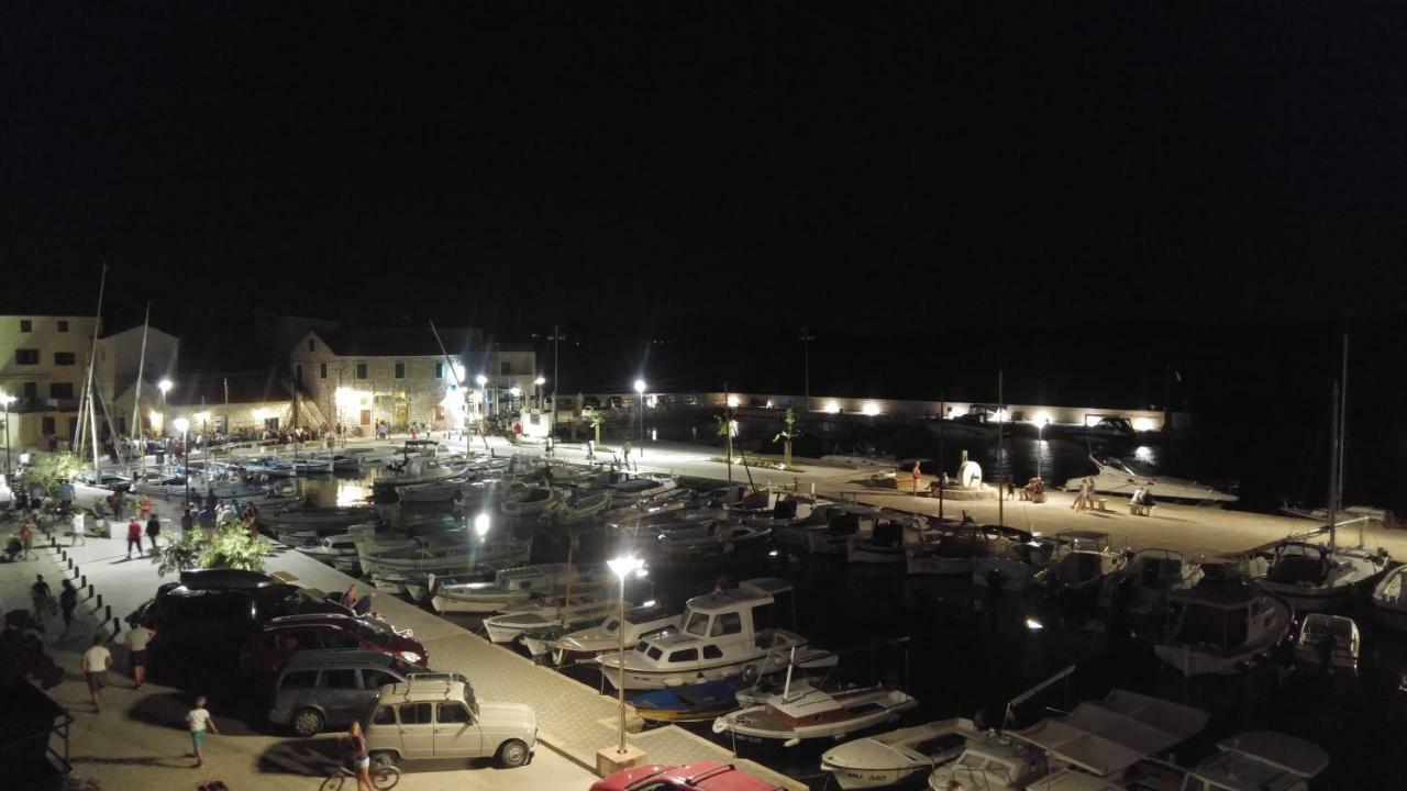 Apartmani Mikin เบทินา ภายนอก รูปภาพ