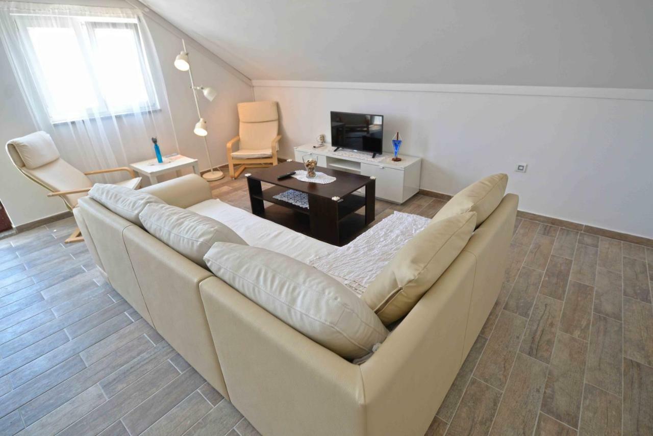 Apartmani Mikin เบทินา ภายนอก รูปภาพ